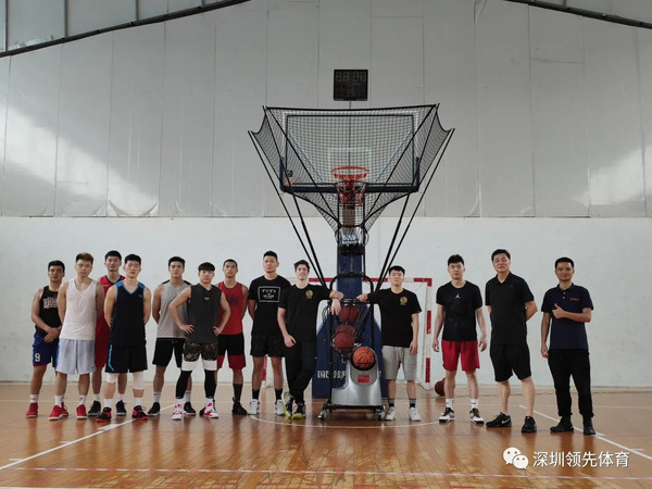 篮球联盟 篮球发球机 高清大图 篮球联盟 篮球发球机 高清大图